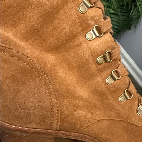 UGG Tan Lace-Up Boots with Teal Lining - Picture 9 of 9